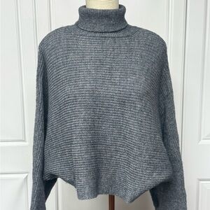 Angie Turtleneck Sweater Size L • tons of awesome design details